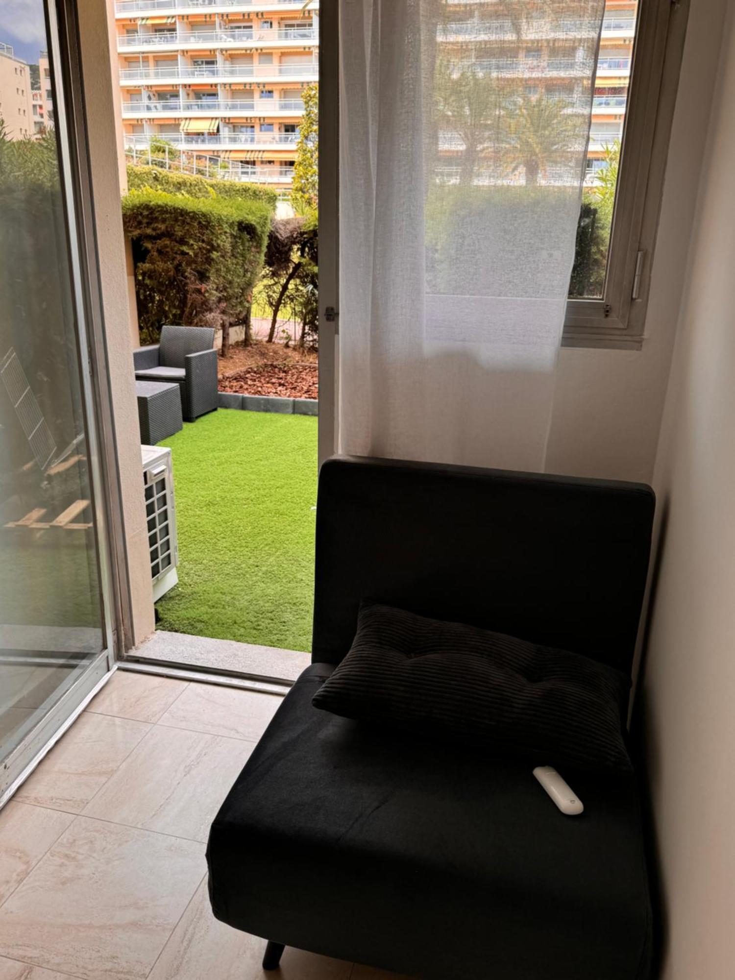 парк круазет , 3 комнаты , с террасой и паркингом , Cannes