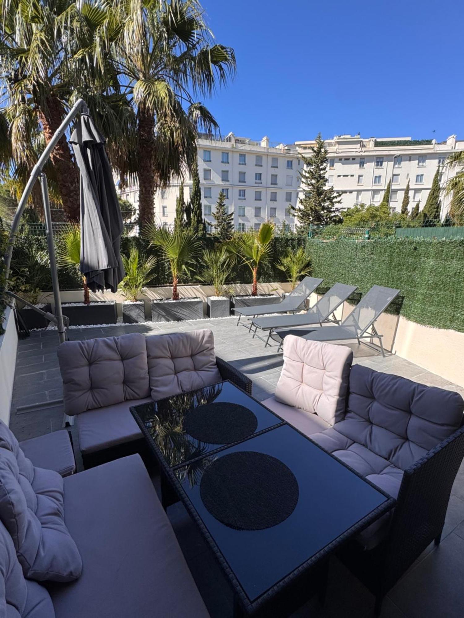 парк круазет , 3 комнаты , с террасой и паркингом , Apartment Cannes